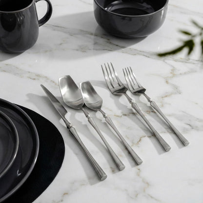 Valeria Flatware
